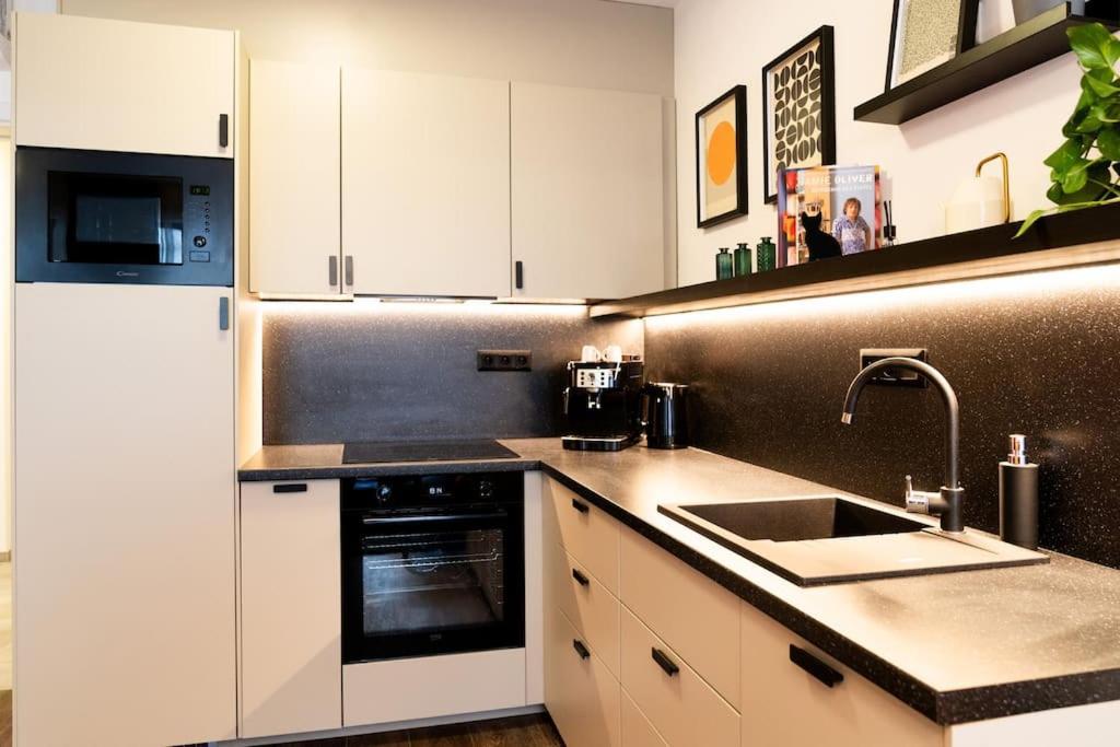 Gold Garden Terrace Apartment Бърно Екстериор снимка