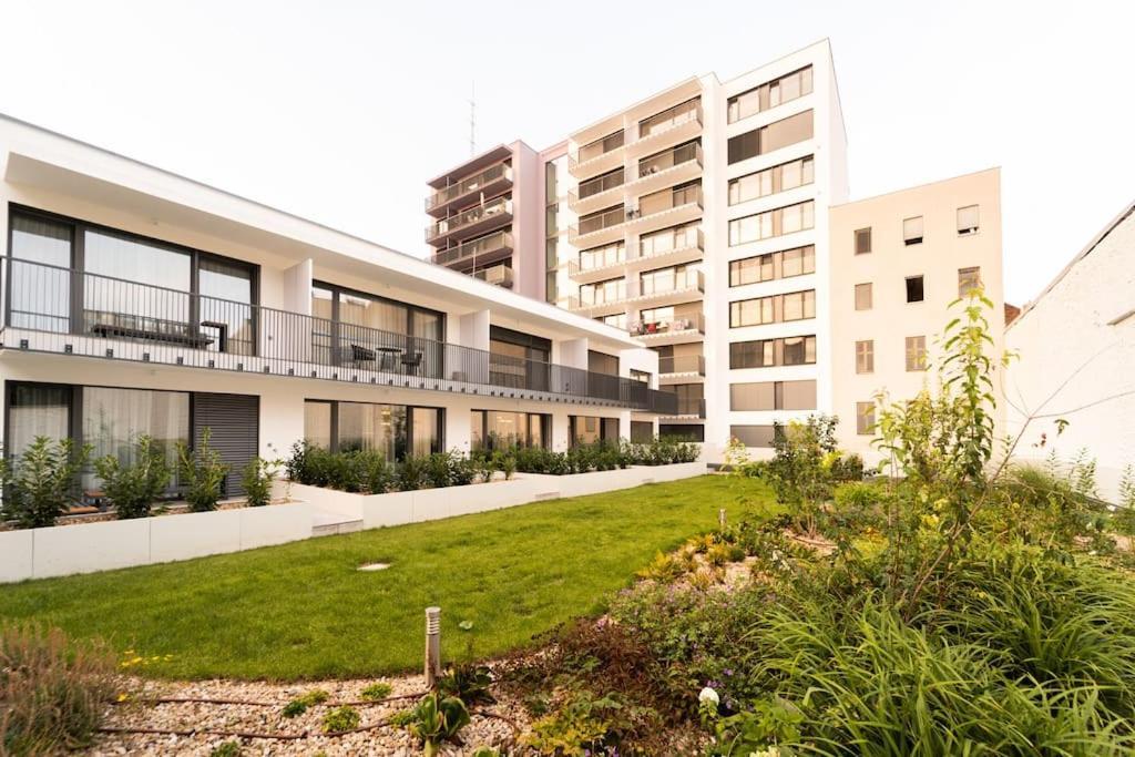 Gold Garden Terrace Apartment Бърно Екстериор снимка