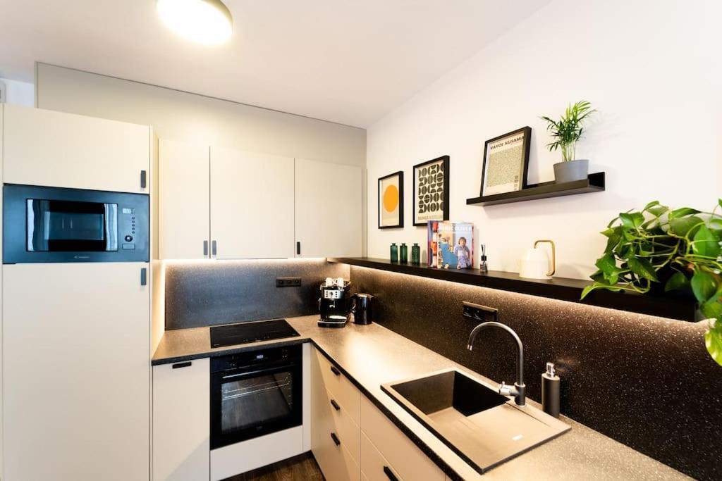 Gold Garden Terrace Apartment Бърно Екстериор снимка
