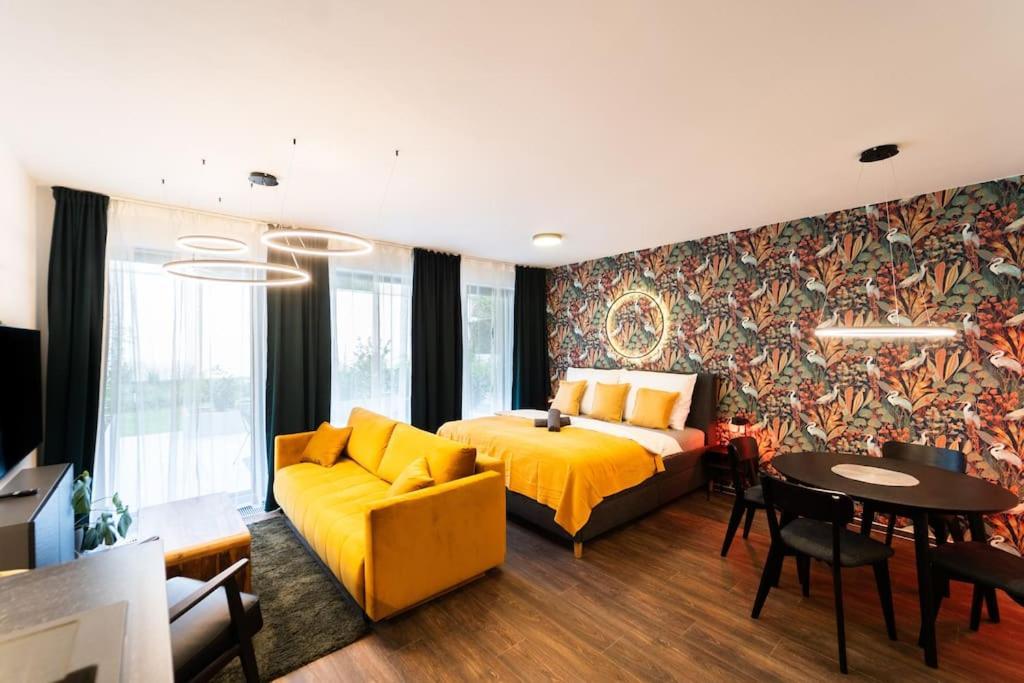 Gold Garden Terrace Apartment Бърно Екстериор снимка